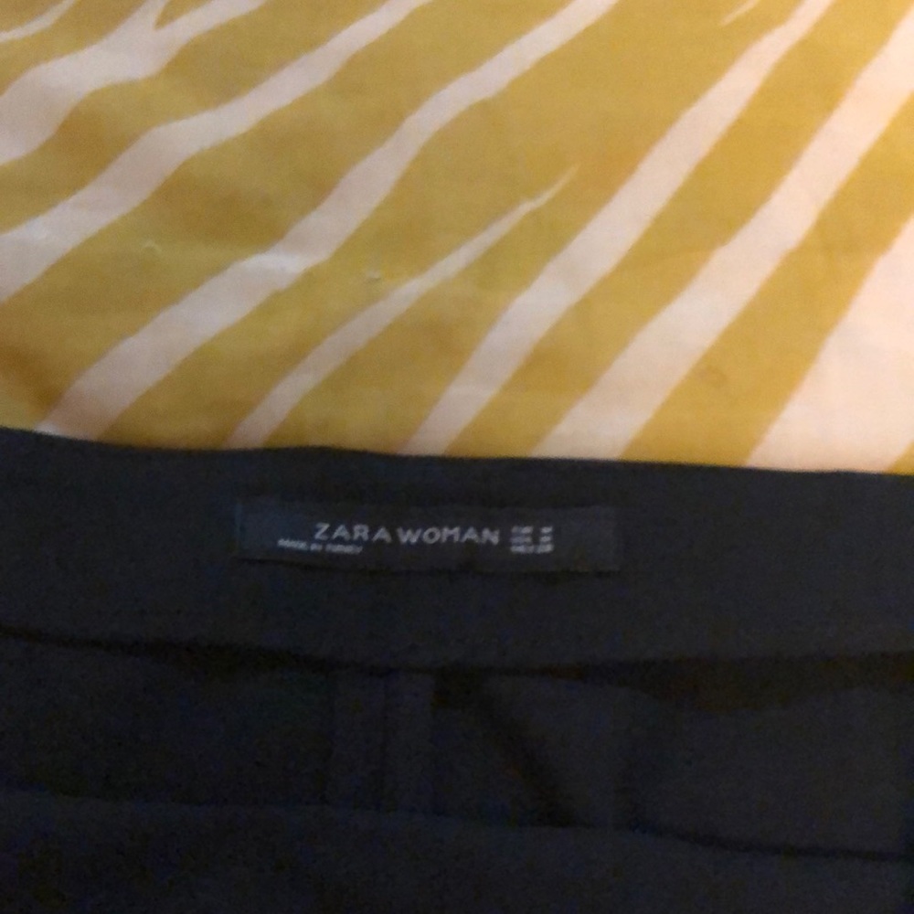 Black Zara woman skirt